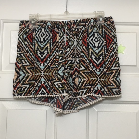 Colorful Aztec shorts - Picture 1 of 1